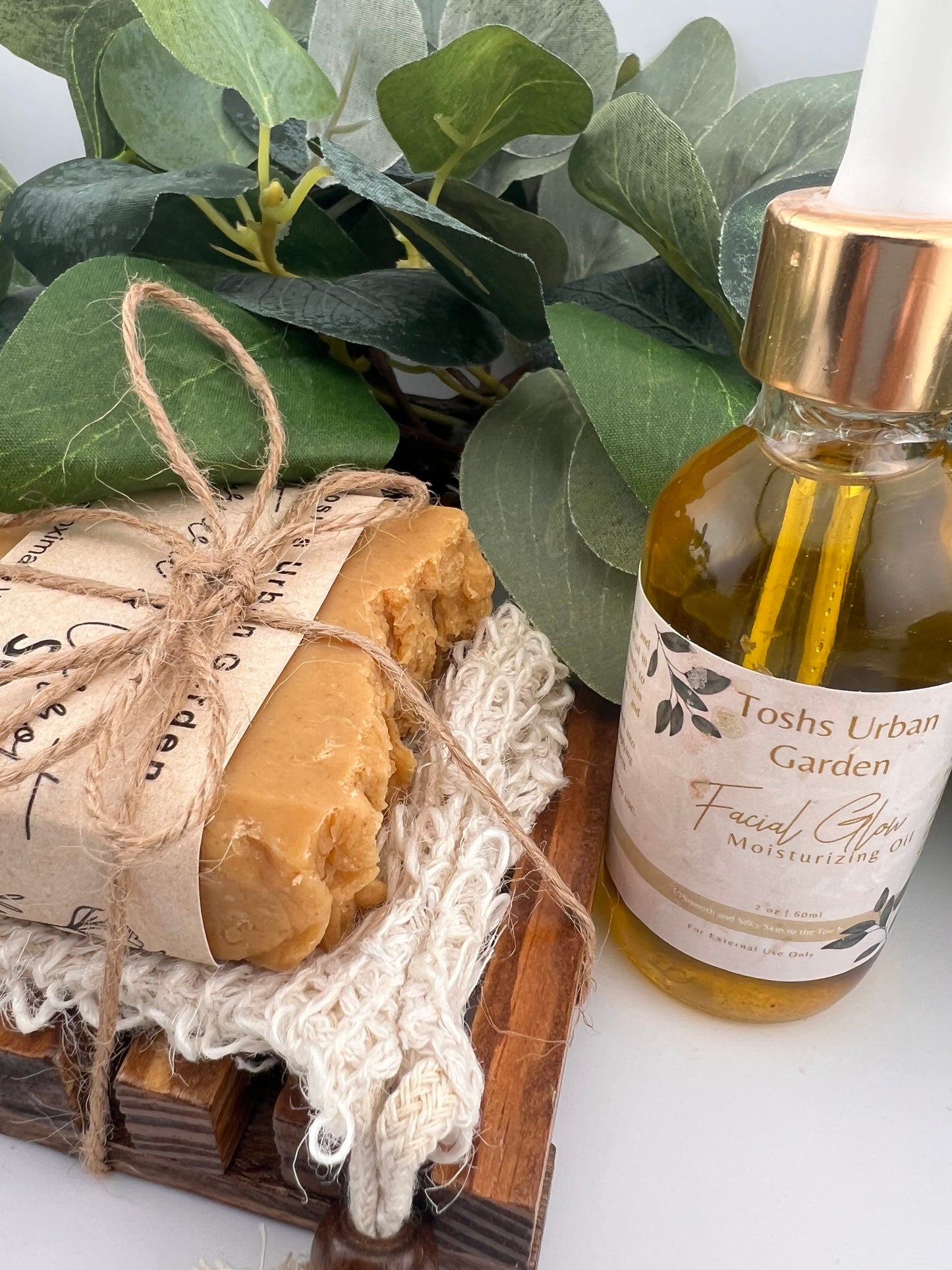 Facial Glow Moisturizing Oil